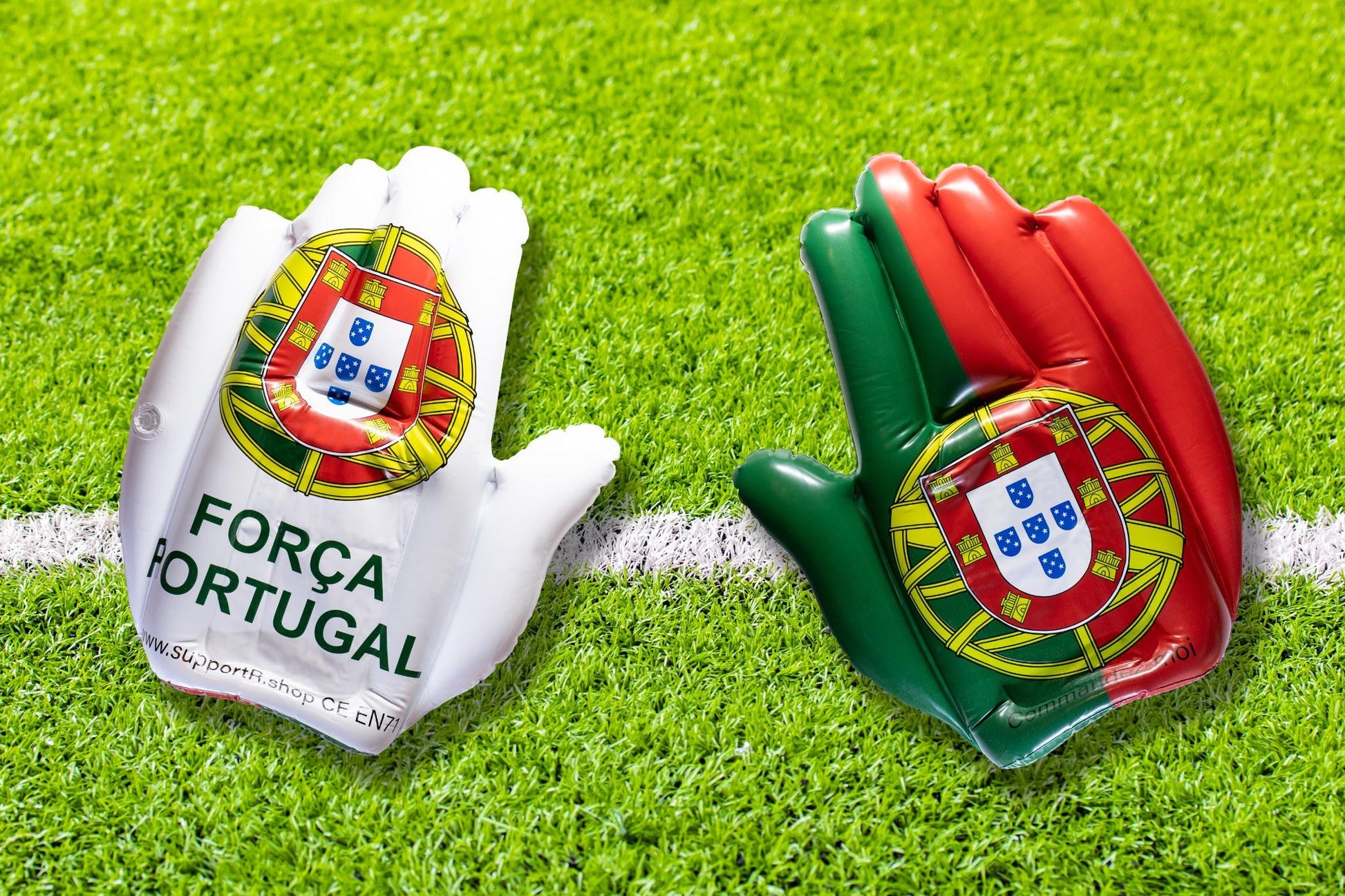 main géante gonflable drapeau du Portugal